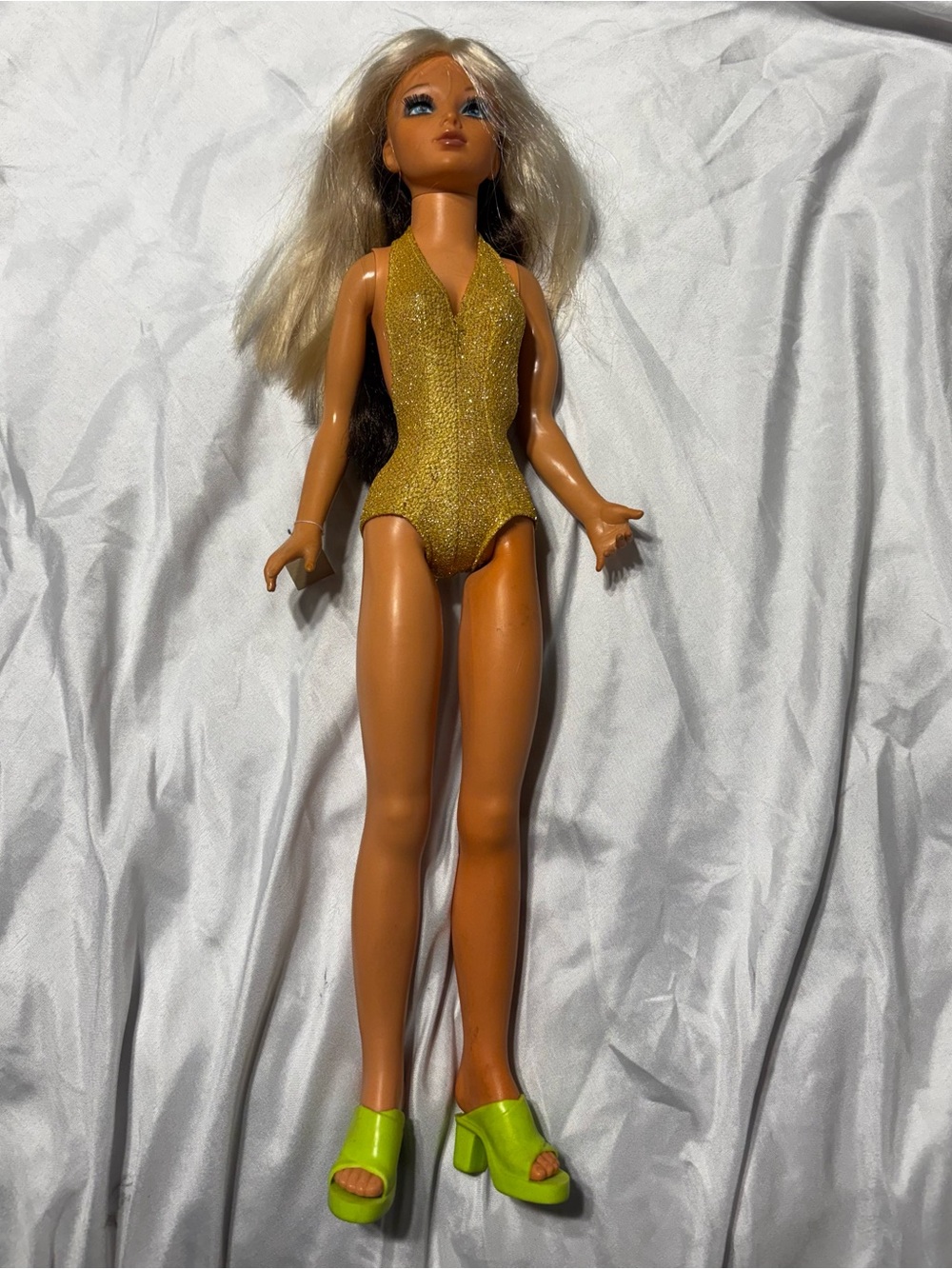 1973 Ideal Tiffany Taylor Fashion Doll 18” Gold Body Suit Two Tone Hair Shoes